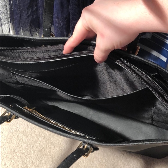 Michael Korea’s Jet Set purse - Picture 6 of 8